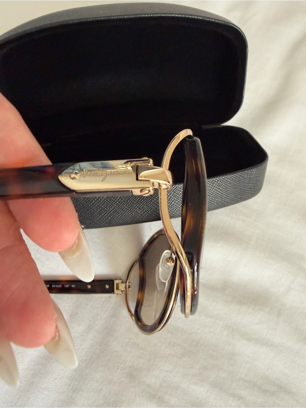 Salvatore Ferragamo Tortoiseshell Oversized Women's Sunglasses - like new - Picture 5 of 7